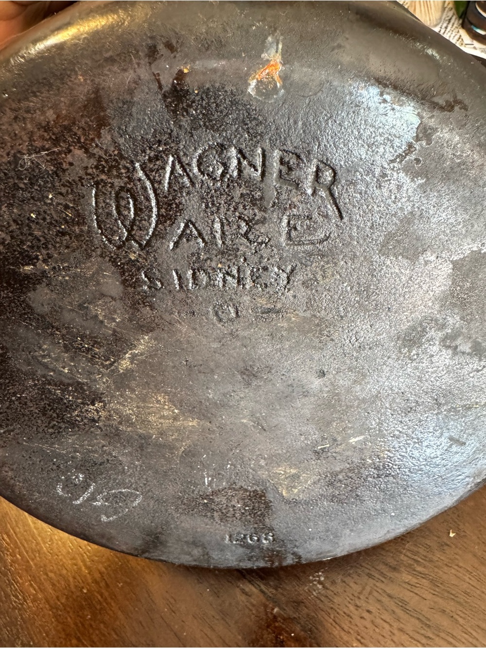 Wagner ware cast Iron Dutch Oven with Lid - Black - Picture 2 of 8
